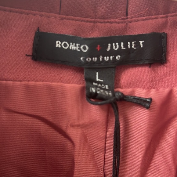 NWT Romeo & Juliet Couture long sleeve cold shoulder blouse in rose color Size L - Picture 5 of 6